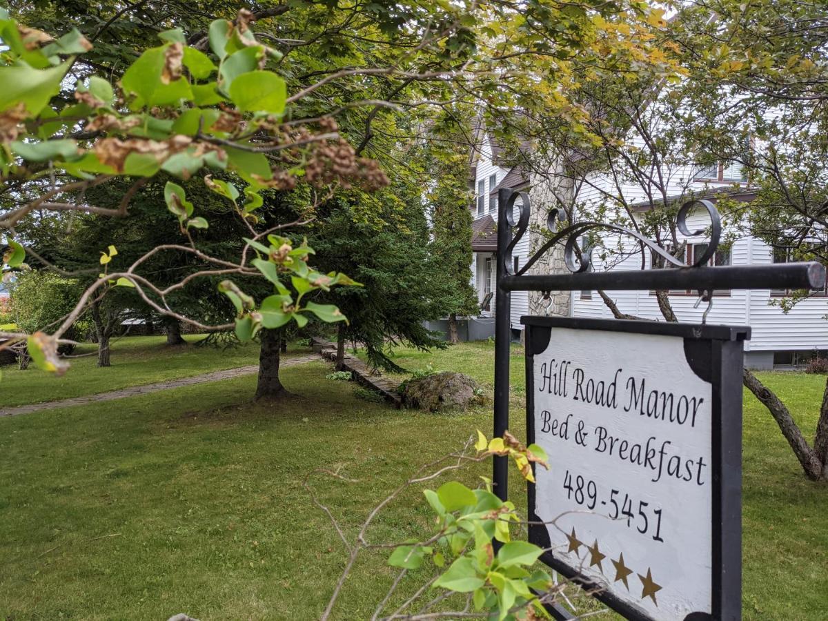 Hill Road Manor Bed & Breakfast