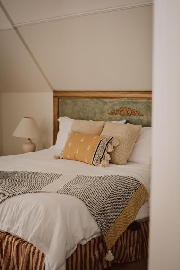 Hill Road Manor Bed & Breakfast Grand Falls Windsor
